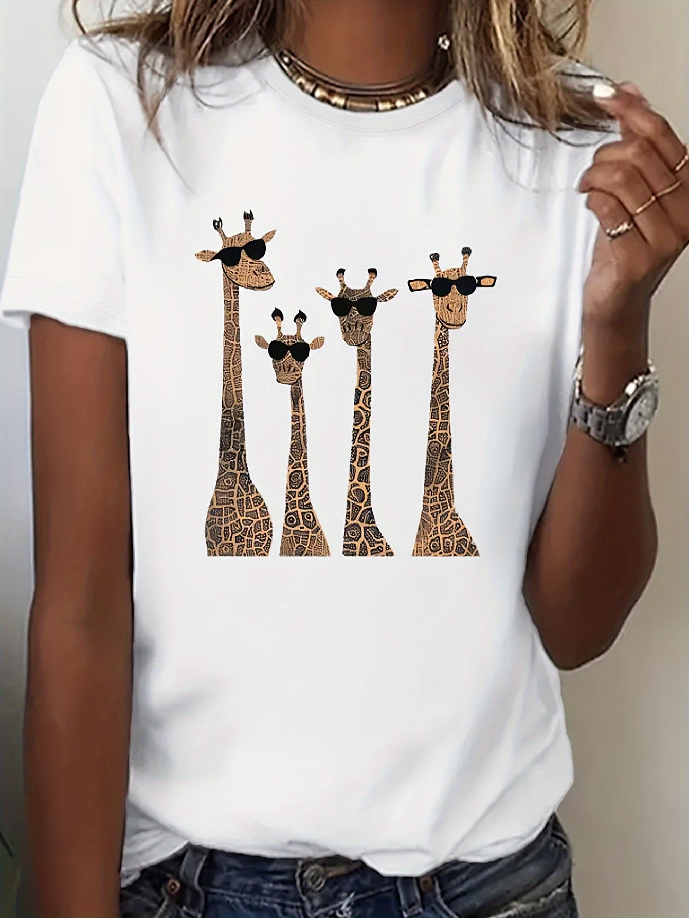 Abigail - Casual T-Shirt with Giraffe Print for Women