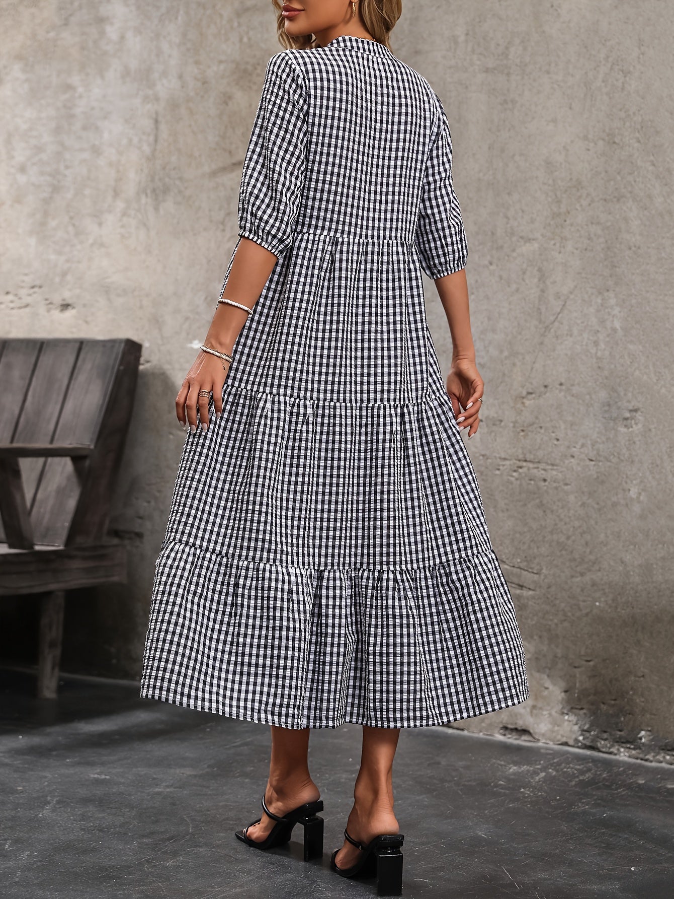 Mila - Elegant Plaid Crew Neck Midi Dress for Women