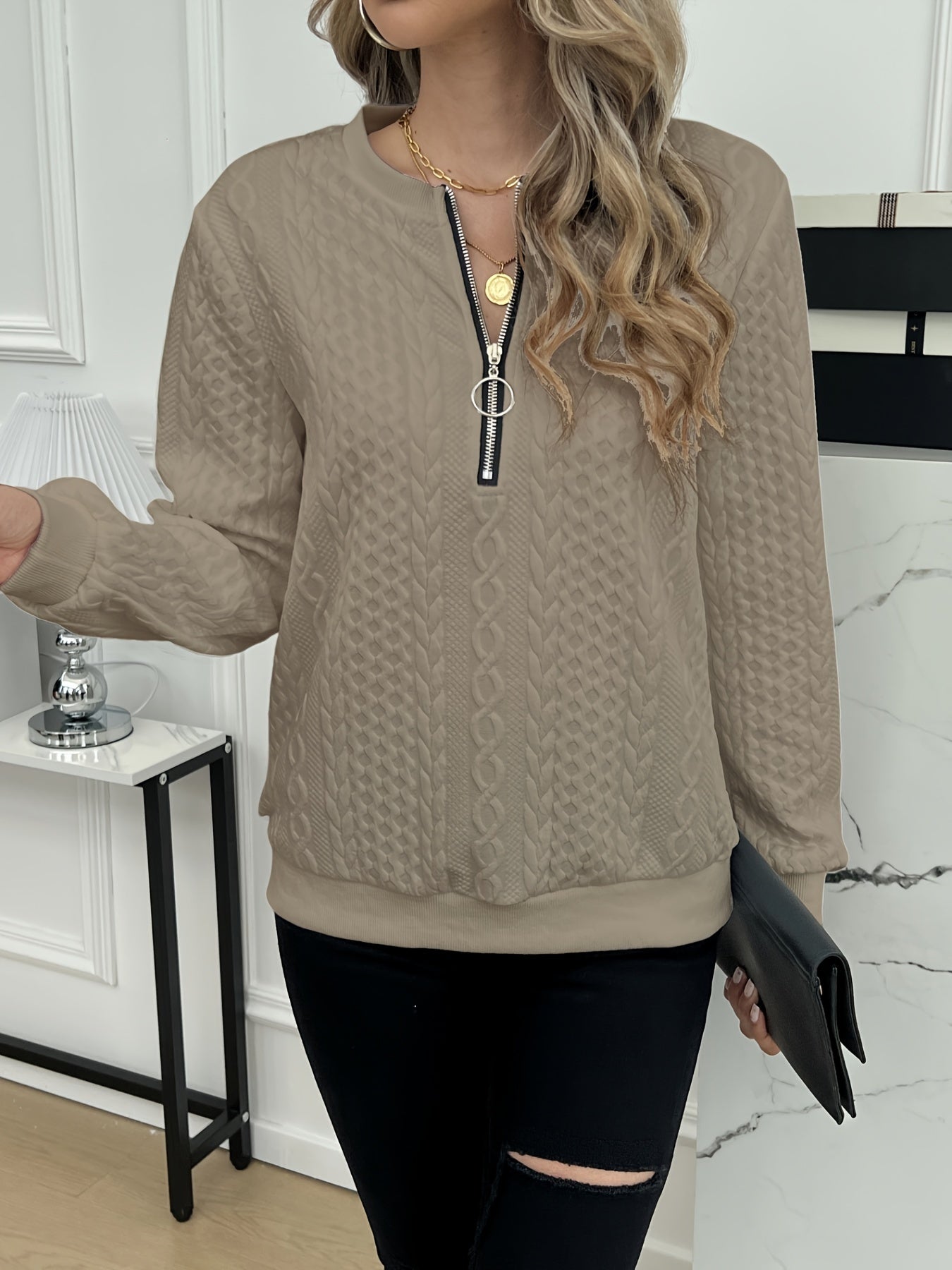 Alice – Textured Pullover Sweatshirt